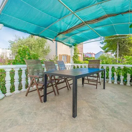 Apartment Apartments By The Sea Businci, Ciovo - 7560